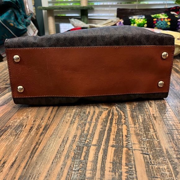 -Michael Kors Hamilton Logo Leather Shoulder Handbag - Picture 8 of 12